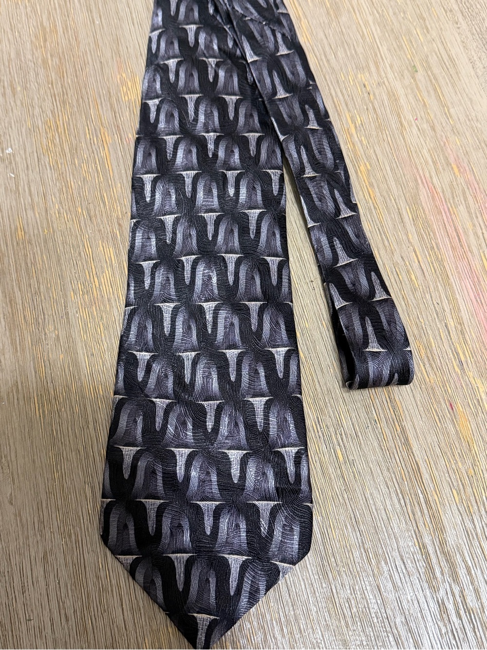 IV FRONT Men’s Black Gray Silver Abstract Geometric Necktie
